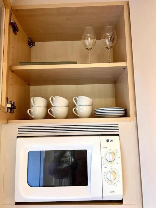 Stylish Studio Apartment With Beautiful Balcony Ingolstadt Ngoại thất bức ảnh